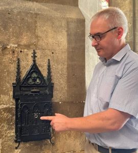 Metz. Il dégrade la cathédrale et menace des riverains avec une meuleuse : un témoin raconte