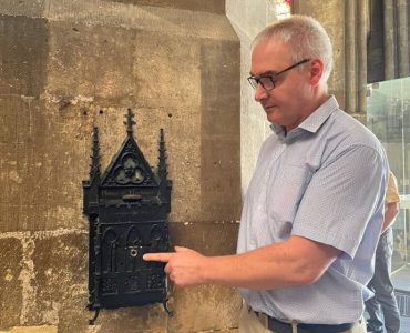 Metz. Il dégrade la cathédrale et menace des riverains avec une meuleuse : un témoin raconte