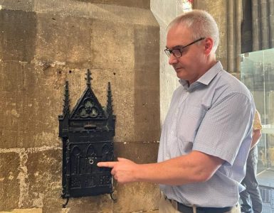 Metz. Il dégrade la cathédrale et menace des riverains avec une meuleuse : un témoin raconte