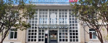 Enervé, un homme saccage le hall de la gare SNCF d'Argentan, brise gratuitement vitres et écrans