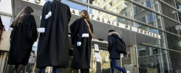 Condamné pour dégradations lors d'une manifestation, l’avocat black bloc s’évanouit