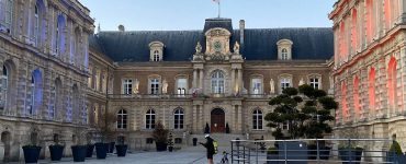 Guerre Israël-Hamas : l'hôtel de ville d'Amiens illuminé aux couleurs du drapeau de l’État d’Israël