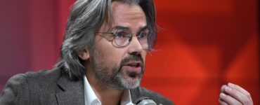 Le président macroniste du groupe d'amitié France-Israël veut en exclure l'insoumis Aymeric Caron