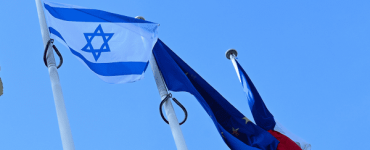 "Le sang des victimes est encore chaud que le drapeau israélien disparaît déjà" : polémique à la mairie de Strasbourg
