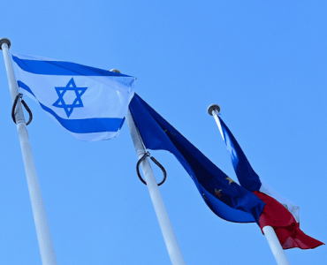 "Le sang des victimes est encore chaud que le drapeau israélien disparaît déjà" : polémique à la mairie de Strasbourg