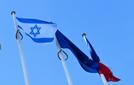 "Le sang des victimes est encore chaud que le drapeau israélien disparaît déjà" : polémique à la mairie de Strasbourg