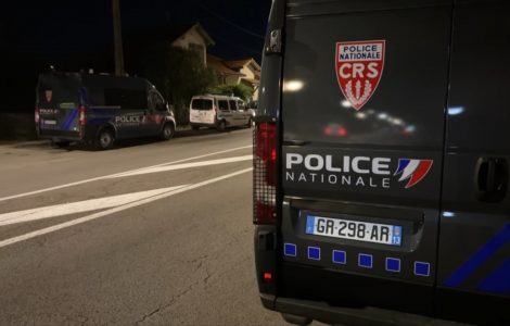 "Ma fille a reçu des tranches de jambon sur la tête": la montée de la haine inquiète