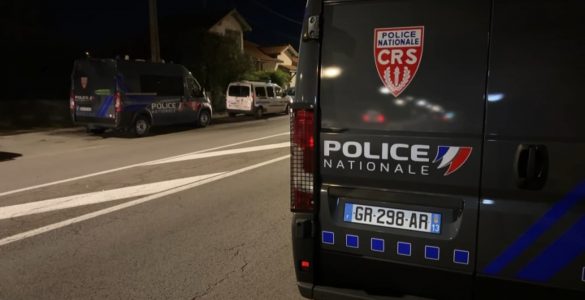 "Ma fille a reçu des tranches de jambon sur la tête": la montée de la haine inquiète