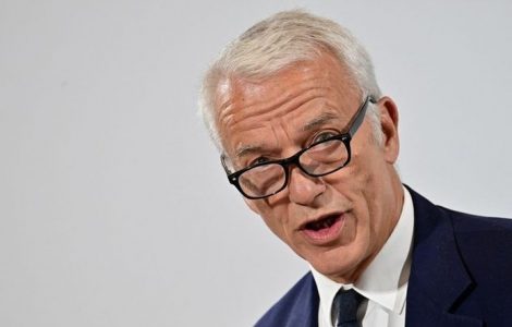 "Il y a encore beaucoup de chômeurs"... sur la loi immigration, le Medef ne suit pas le gouvernement