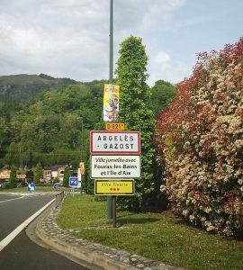 Hautes-Pyrénées : une femme violemment agressée avec un os de jambon par deux mineurs placés chez elle