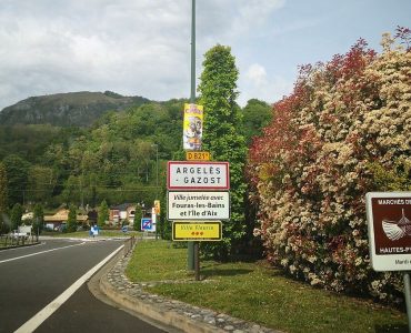 Hautes-Pyrénées : une femme violemment agressée avec un os de jambon par deux mineurs placés chez elle