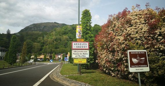 Hautes-Pyrénées : une femme violemment agressée avec un os de jambon par deux mineurs placés chez elle