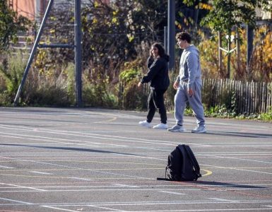 Le combat d'un lycéen accusé d'insultes racistes par un professeur et depuis déscolarisé à Marseille