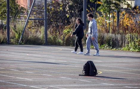 Le combat d'un lycéen accusé d'insultes racistes par un professeur et depuis déscolarisé à Marseille