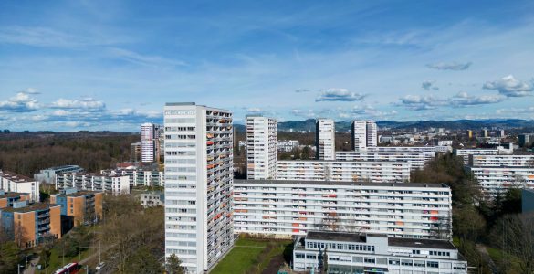 Incident à Berne-Bethlehem Des élèves encerclent une enseignante et crient «Allahu akbar»