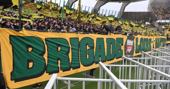 Un supporter de Nantes gravement blessé au couteau avant le match contre Nice