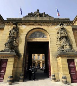 Accusé de viol, un maçon explique souffrir de somnambulisme sexuel