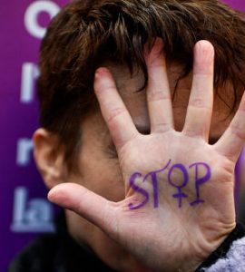 "La victime est vulnérable, sous une emprise totale": frappée, brûlée, humiliée, cette Niçoise défend son bourreau