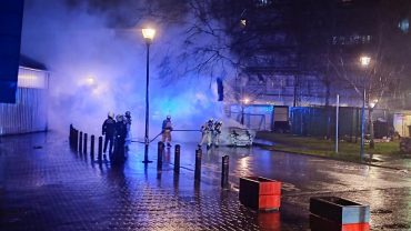 Lourd bilan du Réveillon à Bruxelles : voitures brûlées, pétards explosifs, arrestations… et une main arrachée ! Photos et vidéos à Molenbeek