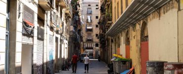 Los delincuentes argelinos siembran el terror en Ciutat Vella: más agresividad y menos miedo