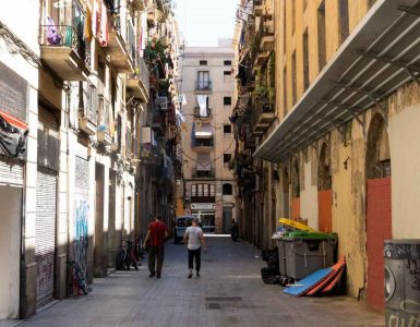 Los delincuentes argelinos siembran el terror en Ciutat Vella: más agresividad y menos miedo