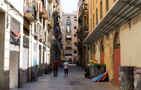Los delincuentes argelinos siembran el terror en Ciutat Vella: más agresividad y menos miedo