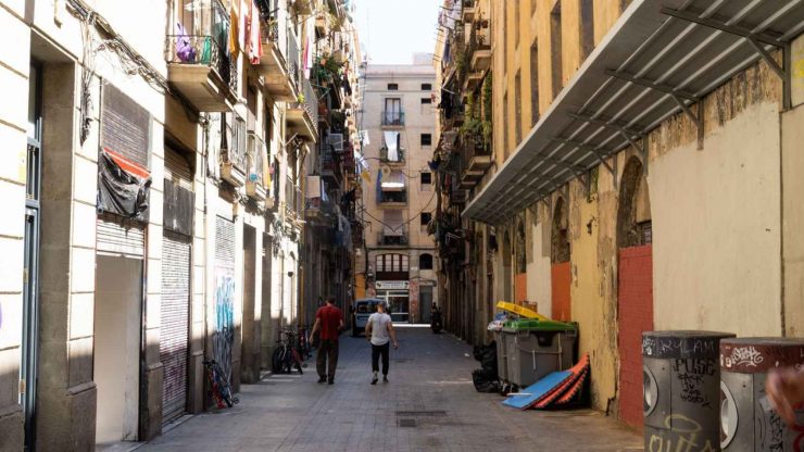 Los delincuentes argelinos siembran el terror en Ciutat Vella: más agresividad y menos miedo