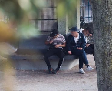 Paris : six hommes jugés pour avoir drogué et poussé des enfants des rues à voler les touristes au Trocadéro