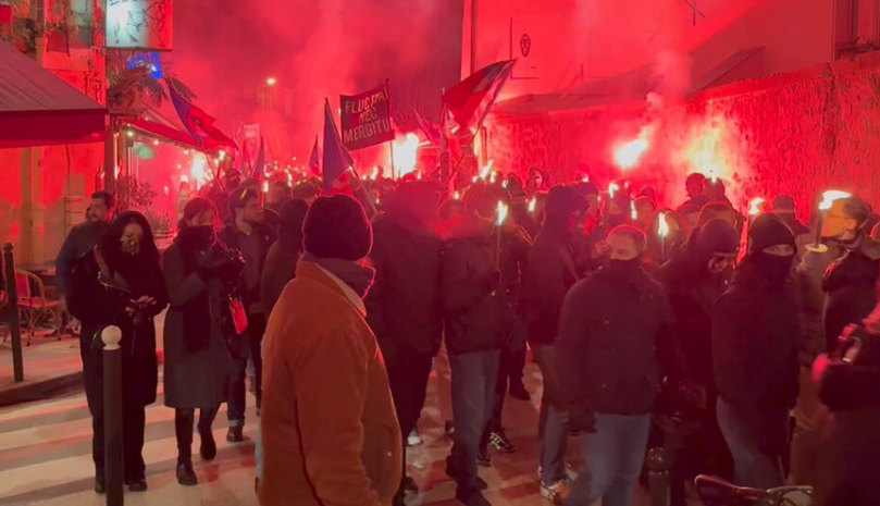 marche-aux-flambeaux-de-la-fierte-Parisienne-paris.png