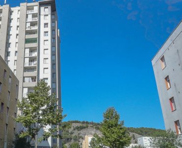 Cavaillon Un technicien chauffagiste jeté au sol et frappé dans la cité du Docteur-Ayme