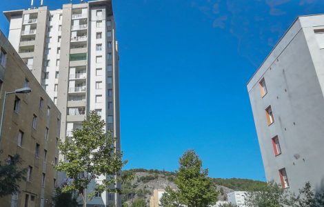 Cavaillon Un technicien chauffagiste jeté au sol et frappé dans la cité du Docteur-Ayme