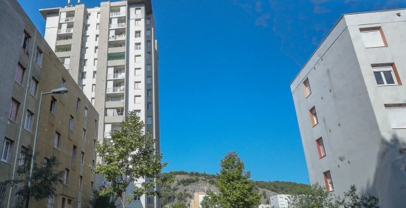 Cavaillon Un technicien chauffagiste jeté au sol et frappé dans la cité du Docteur-Ayme