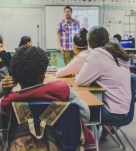 Le maire propose aux enseignants de les armer