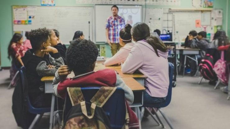 Le maire propose aux enseignants de les armer