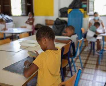 Dans les outre-mer, le sujet miné du « réarmement démographique »