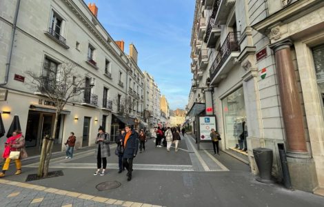 Tours : il fait chuter une septuagénaire en pleine rue sans raison et la blesse gravement