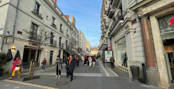 Tours : il fait chuter une septuagénaire en pleine rue sans raison et la blesse gravement