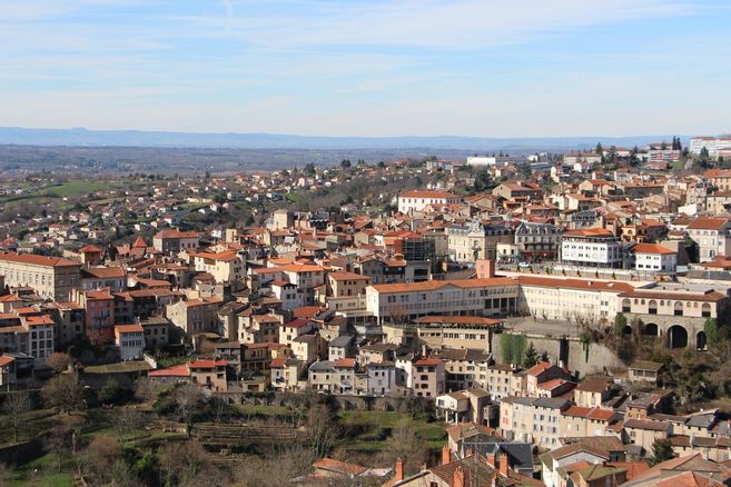 "Dès qu'il y a un différend, on prend la kalachnikov" : dans le Puy-de-Dôme, le trafic de stups n'épargne plus aucun territoire