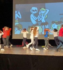Polémique. "Les parents n'applaudissaient et ne riaient pas" : des scènes à caractère sexuel projetées lors d'un spectacle pour enfants