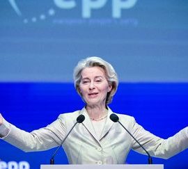 Ursula von der Leyen officiellement investie par le Parti populaire européen pour un nouveau mandat à la tête de la Commission européenne