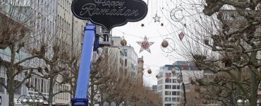 In Frankfurts FußgängerzoneErste deutsche Stadt hängt Ramadan-Beleuchtung auf