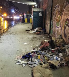 "Relations sexuelles, défécations, attaque à main armée" : un chantier de Schaerbeek tourne à l’horreur, les ouvriers forcés de se déplacer en groupe