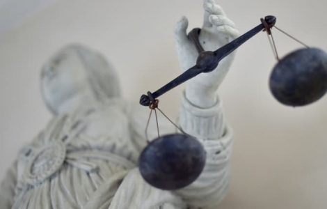 Mantes-la-Jolie: un homme condamné pour avoir frappé ses nièces à coup de barre de fer