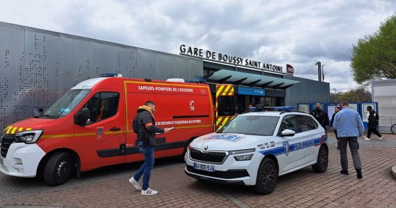 Poignardé à bord du RER D, un adolescent de 16 ans hospitalisé dans un état grave