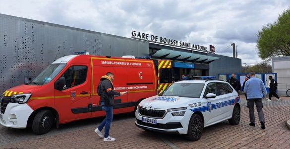 Poignardé à bord du RER D, un adolescent de 16 ans hospitalisé dans un état grave