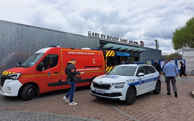 Poignardé à bord du RER D, un adolescent de 16 ans hospitalisé dans un état grave