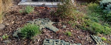 La croix du village de Lias brisée en 4 morceaux