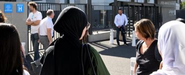 Des femmes voilées refoulées lors de portes ouvertes dans un collège d'Auxerre, le principal devra s'excuser