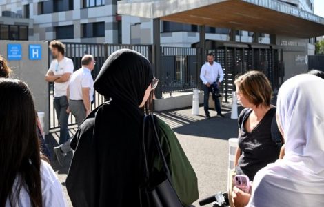 Des femmes voilées refoulées lors de portes ouvertes dans un collège d'Auxerre, le principal devra s'excuser