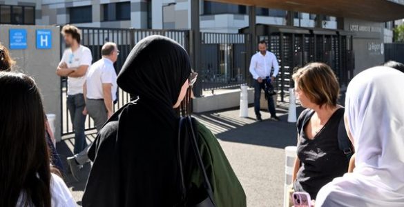 Des femmes voilées refoulées lors de portes ouvertes dans un collège d'Auxerre, le principal devra s'excuser